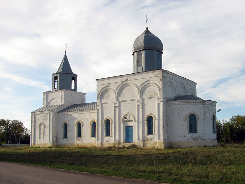 Можайское. Церковь Казанской иконы Божией Матери. общий вид в ландшафте