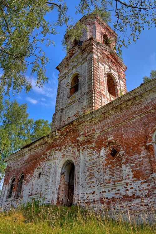 Церковь Параскевы Пятницы, Серафимовка (Боровичский район, Новгородская область). архитектурные детали, Колокольня храма