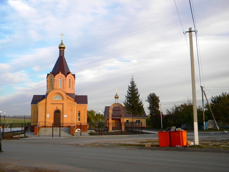 Грузское. Церковь Николая Чудотворца. общий вид в ландшафте