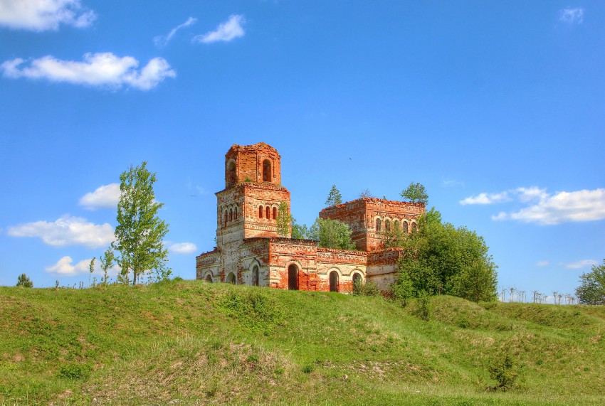 Замедянцы, урочище. Церковь Димитрия Солунского. общий вид в ландшафте