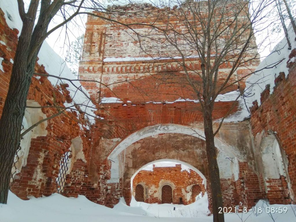 Церковь Димитрия Солунского, Замедянцы, урочище (Слободской район, Кировская область). интерьер и убранство