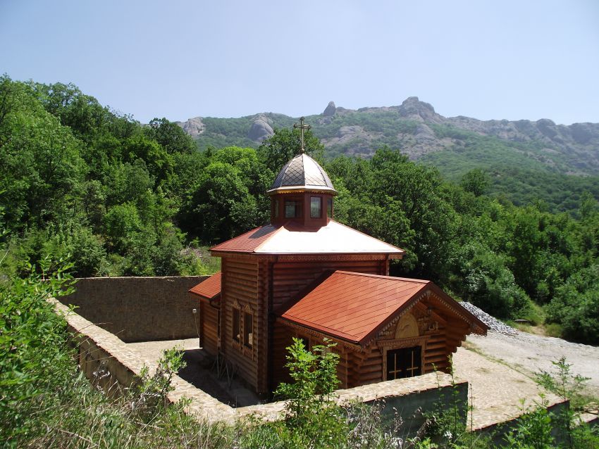 Краснокаменка (Кизилташ). Кизилташский Стефана Сурожского мужской монастырь. общий вид в ландшафте