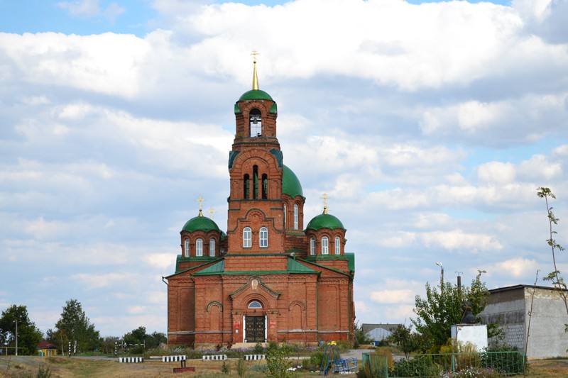 Скрипниково. Церковь Михаила Архангела. общий вид в ландшафте
