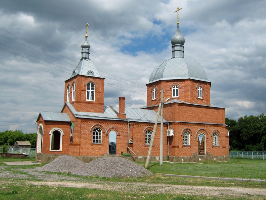 Битюг-Матрёновка. Церковь Вознесения Господня. общий вид в ландшафте