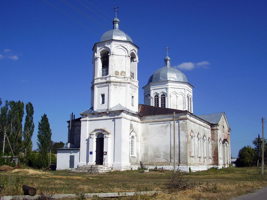 Церковь Рождества Пресвятой Богородицы, Старая Криуша (Петропавловский район, Воронежская область). общий вид в ландшафте