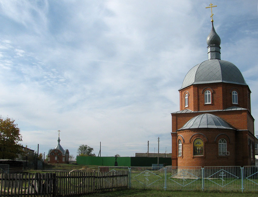 Битюг-Матрёновка. Церковь Вознесения Господня. общий вид в ландшафте