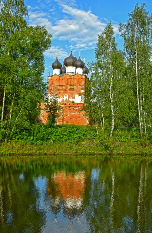 Церковь Троицы Живоначальной, Лелечи (Егорьевский городской округ, Московская область). общий вид в ландшафте