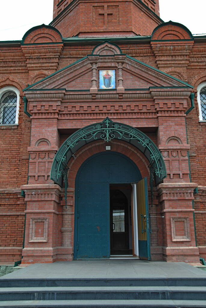 Церковь Покрова Пресвятой Богородицы, Угловое (Артём, город, Приморский край). архитектурные детали, Вход в храм