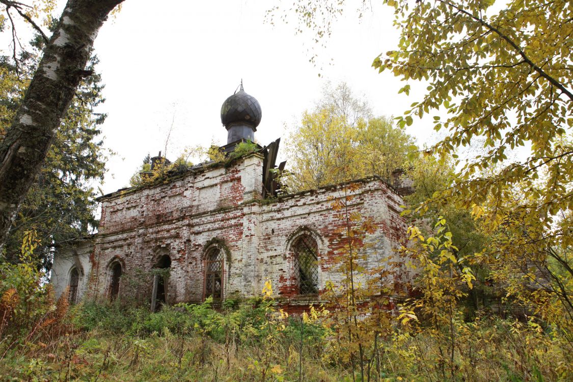 Перевесье. Церковь Покрова Пресвятой Богородицы. фасады