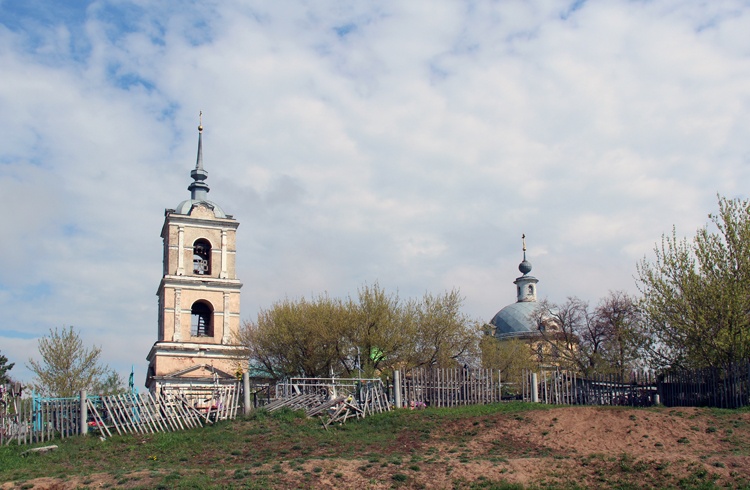 Белоомут. Церковь Трех Святителей. фасады