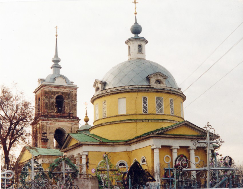 Церковь Трех Святителей, Белоомут (Луховицкий городской округ, Московская область). фасады