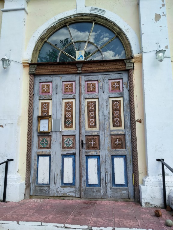 Церковь Трех Святителей, Белоомут (Луховицкий городской округ, Московская область). архитектурные детали