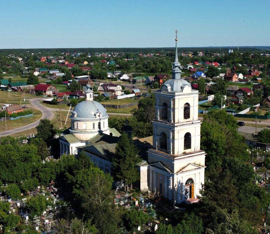 Церковь Трех Святителей, Белоомут (Луховицкий городской округ, Московская область). общий вид в ландшафте