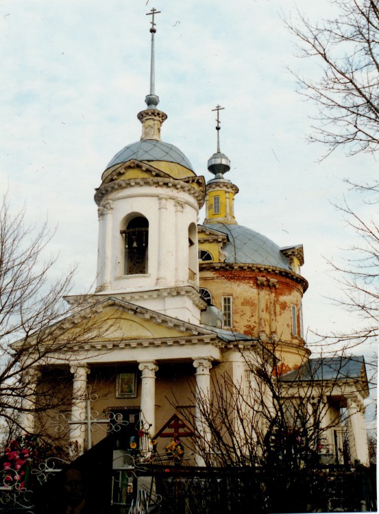Церковь Успения Пресвятой Богородицы, Белоомут (Луховицкий городской округ, Московская область). фасады