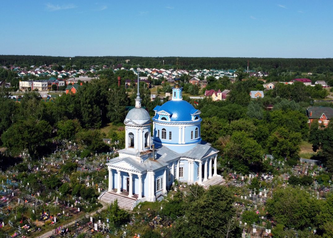 Церковь Успения Пресвятой Богородицы, Белоомут (Луховицкий городской округ, Московская область). общий вид в ландшафте