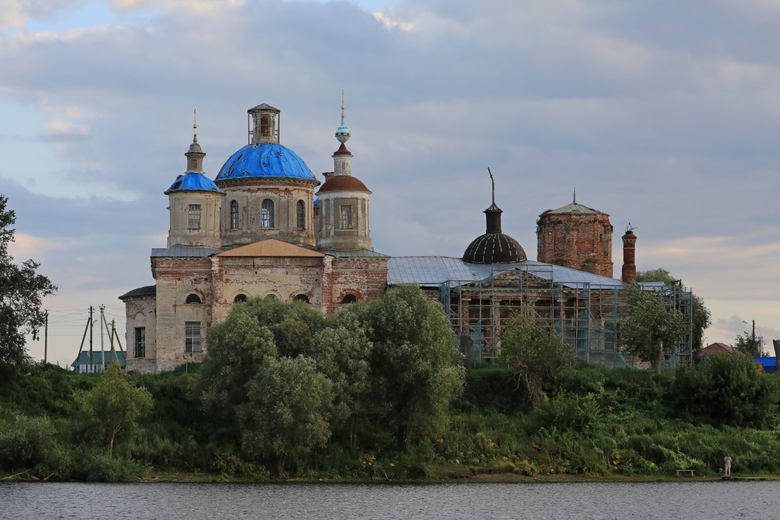 Церковь Воскресения Христова, Ловцы (Луховицкий городской округ, Московская область). общий вид в ландшафте