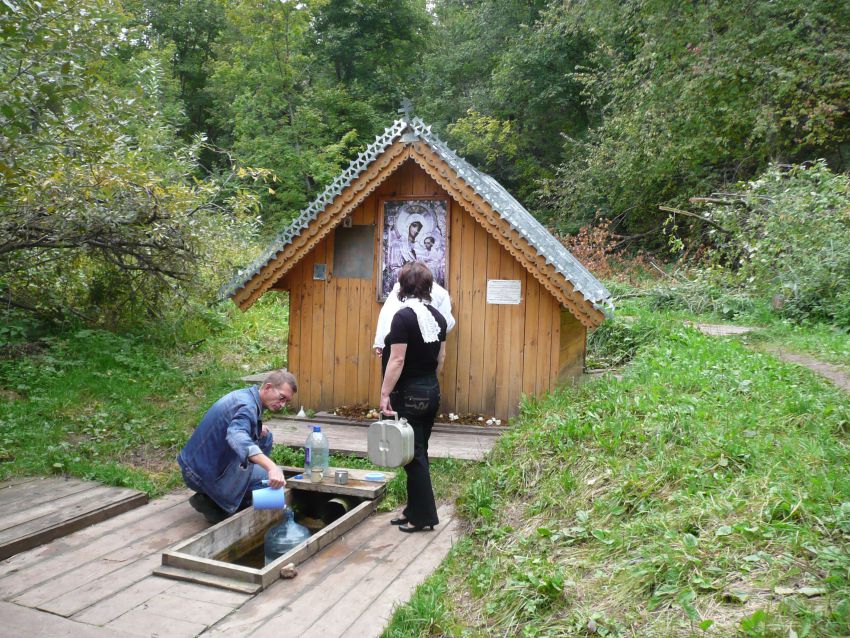 Маровский Крестовоздвиженский монастырь, Красные Мары (Спасский район, Нижегородская область). фасады, Святой ИСТОЧНИК в селе Красные Мары
