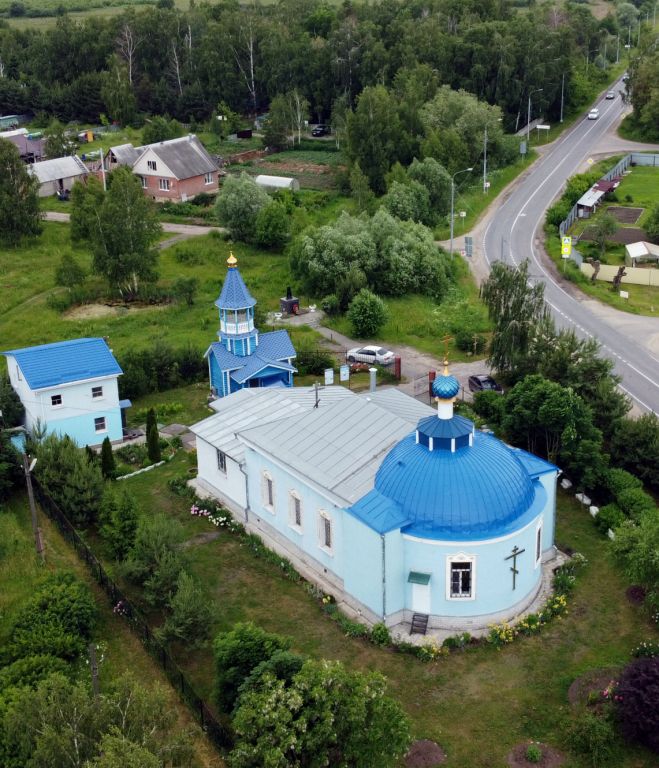 Церковь Введения во Храм Пресвятой Богородицы, Чанки (Коломенский городской округ, Московская область). общий вид в ландшафте