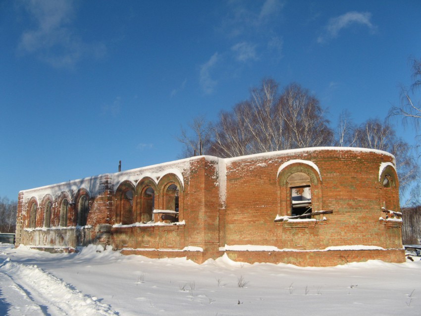 Церковь Серафима Саровского, Яковлевка (Дивеевский район, Нижегородская область). фасады, Храм потихоньку восстанавливается силами местных жителей. 