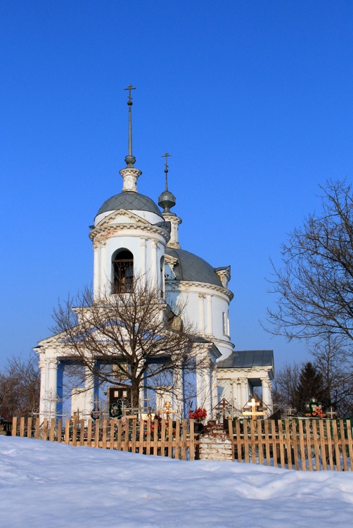 Белоомут. Церковь Успения Пресвятой Богородицы. фасады