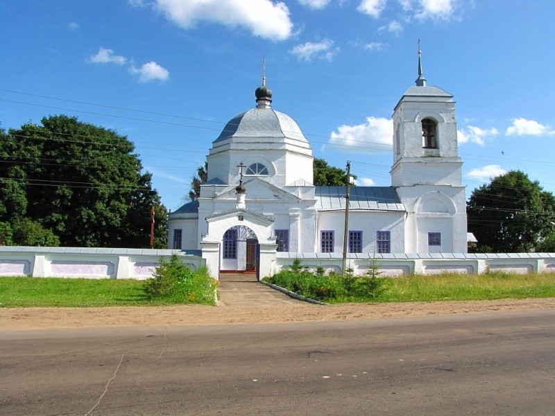 Церковь Петра и Павла, Дорогобуж (Дорогобужский район, Смоленская область). общий вид в ландшафте, вид с дороги на Ельню
