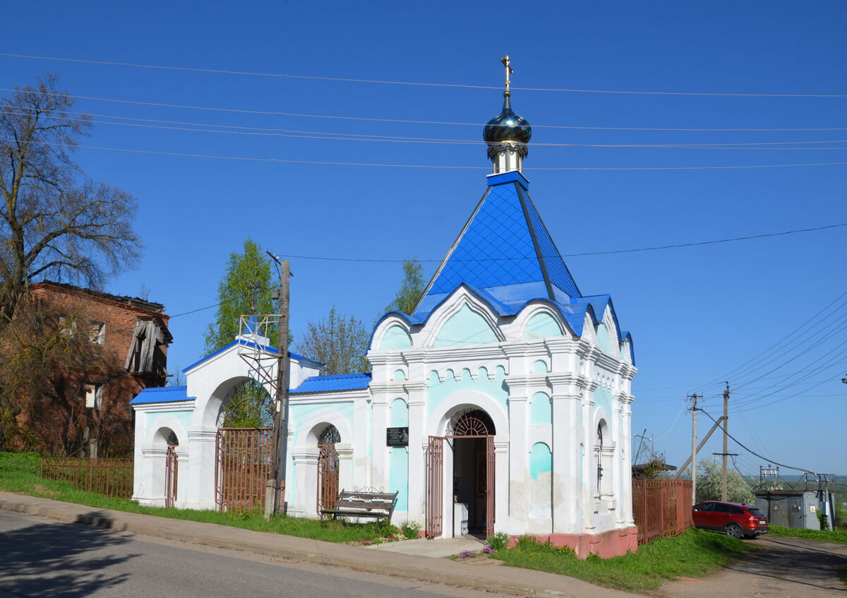 Дорогобуж. Привратная часовня бывшей церкви Успения Пресвятой Богородицы. фасады