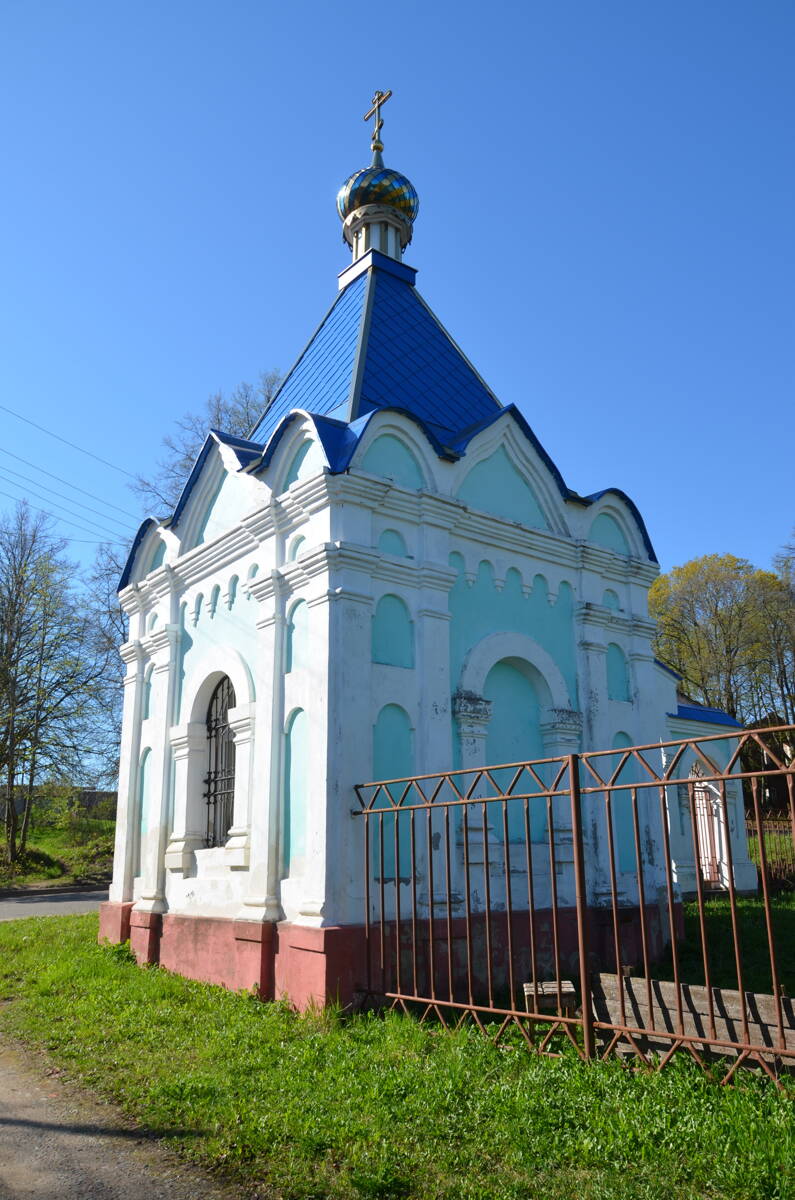 Дорогобуж. Привратная часовня бывшей церкви Успения Пресвятой Богородицы. фасады