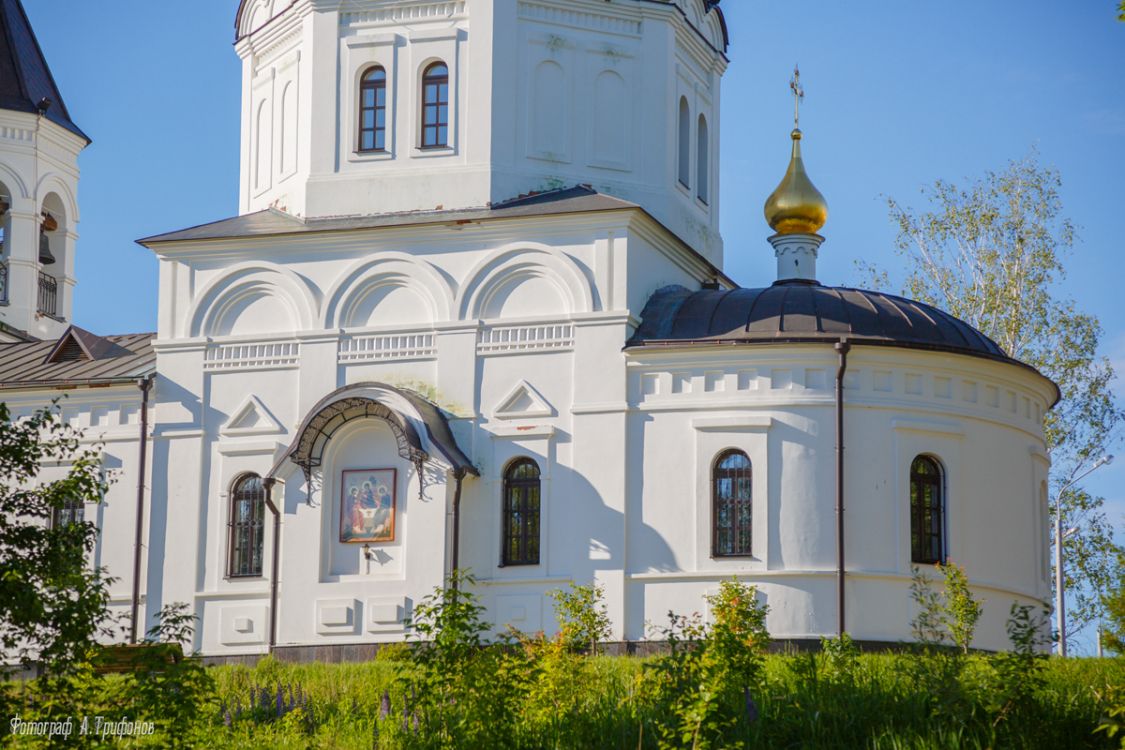 Красная Горбатка. Церковь Сергия и Никона Радонежских. фасады