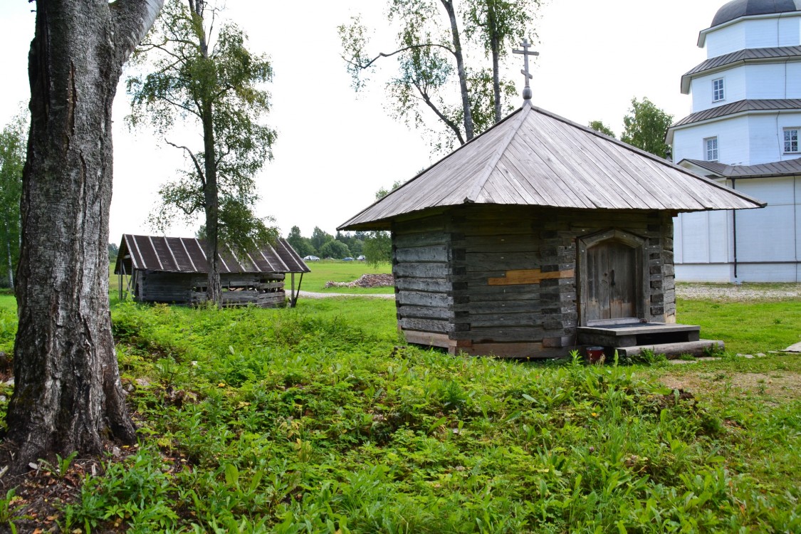 Ципино. Часовня Параскевы Пятницы из д. Пасынково Талицкого с/с. общий вид в ландшафте