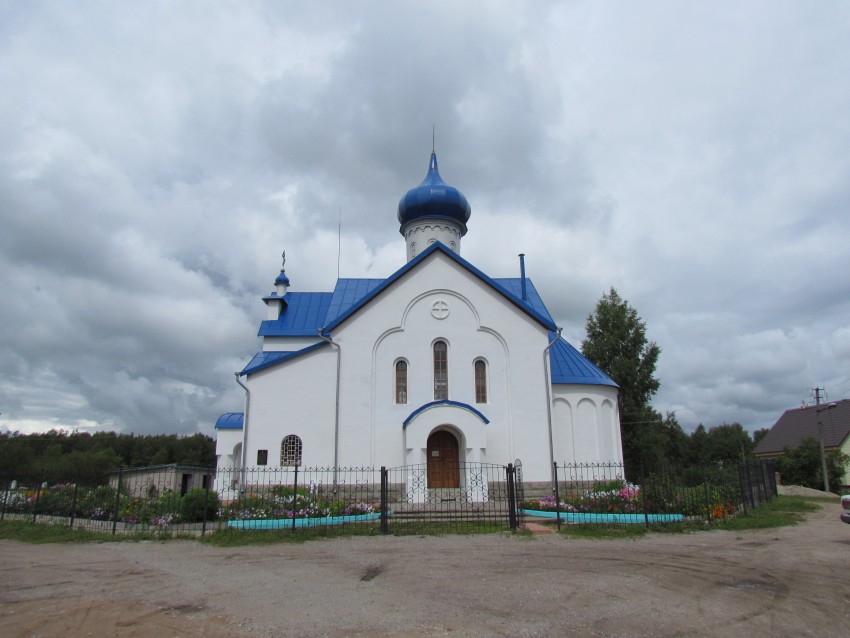 Батецкий. Церковь Сошествия Святого Духа. фасады