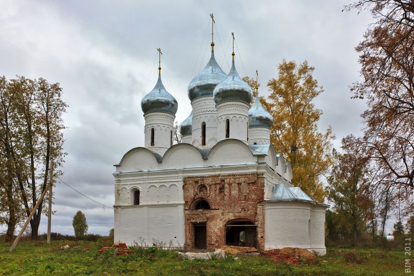 Слобода. Спасо-Преображенский Геннадиев монастырь. Собор Спаса Преображения. фасады