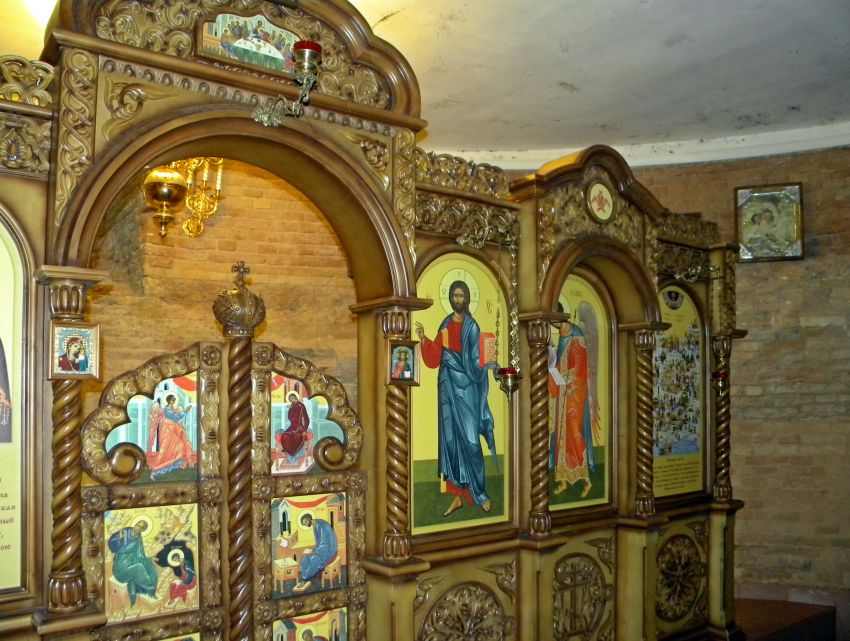 Собор Николая Чудотворца, Валуйки (Валуйский район, Белгородская область). интерьер и убранство, Нижний храм с приделом во имя Всех святых в земле Российской просиявших.