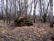 Колокольня церкви Казанской иконы Божией Матери села Некрасово (новой), обломок кладки одного из объемов храма к востоку от колокольни<br>, Вараксино, Малоярославецкий район, Калужская область