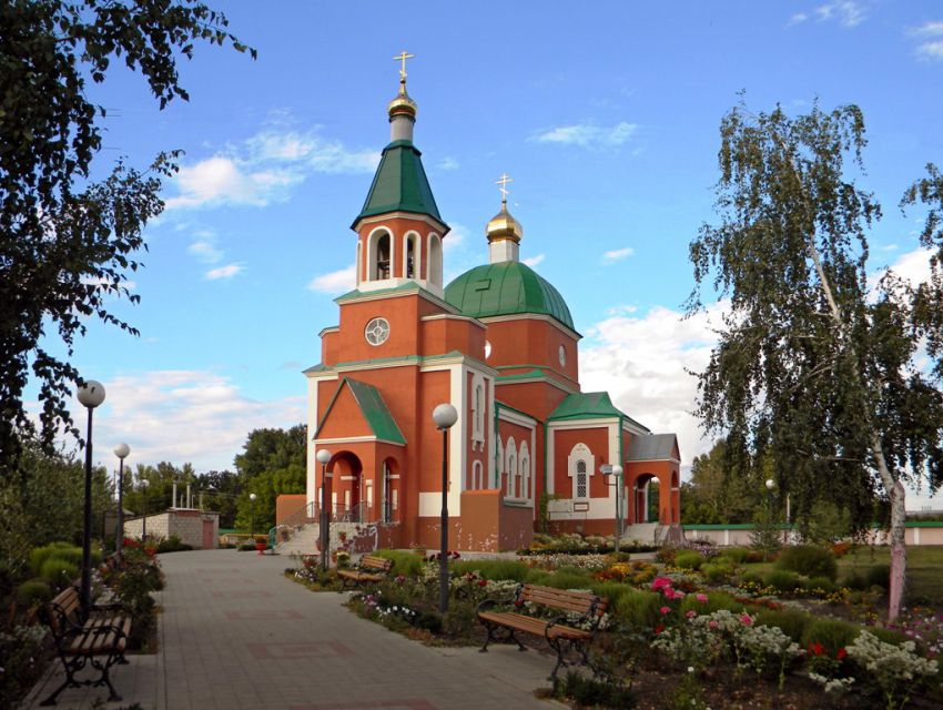 Пятницкое. Церковь Параскевы Пятницы. общий вид в ландшафте