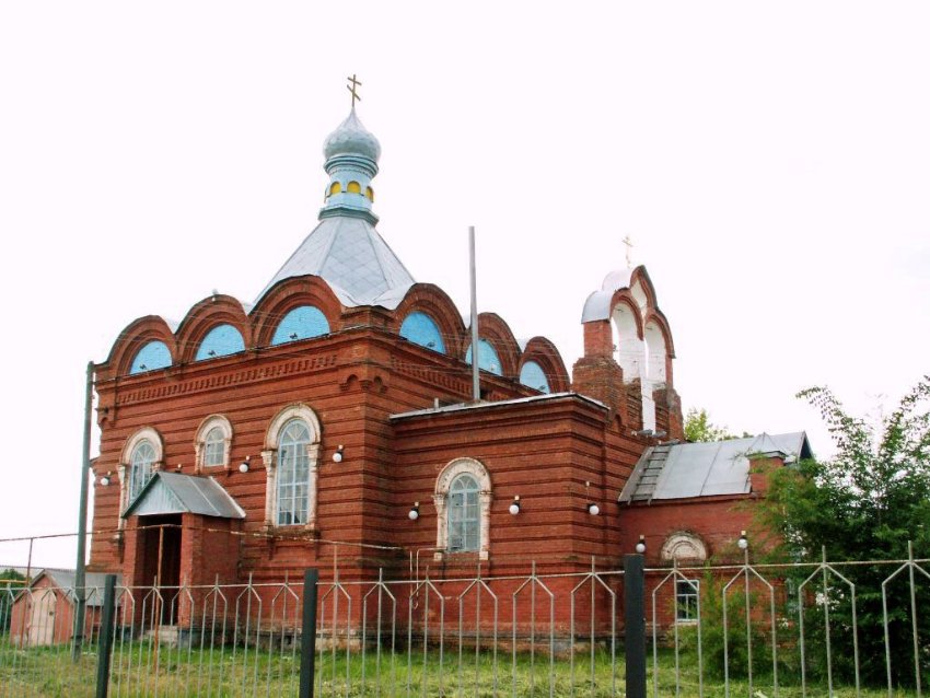 Церковь Клеопатры, Нижние Лубянки (Волоконовский район, Белгородская область). общий вид в ландшафте