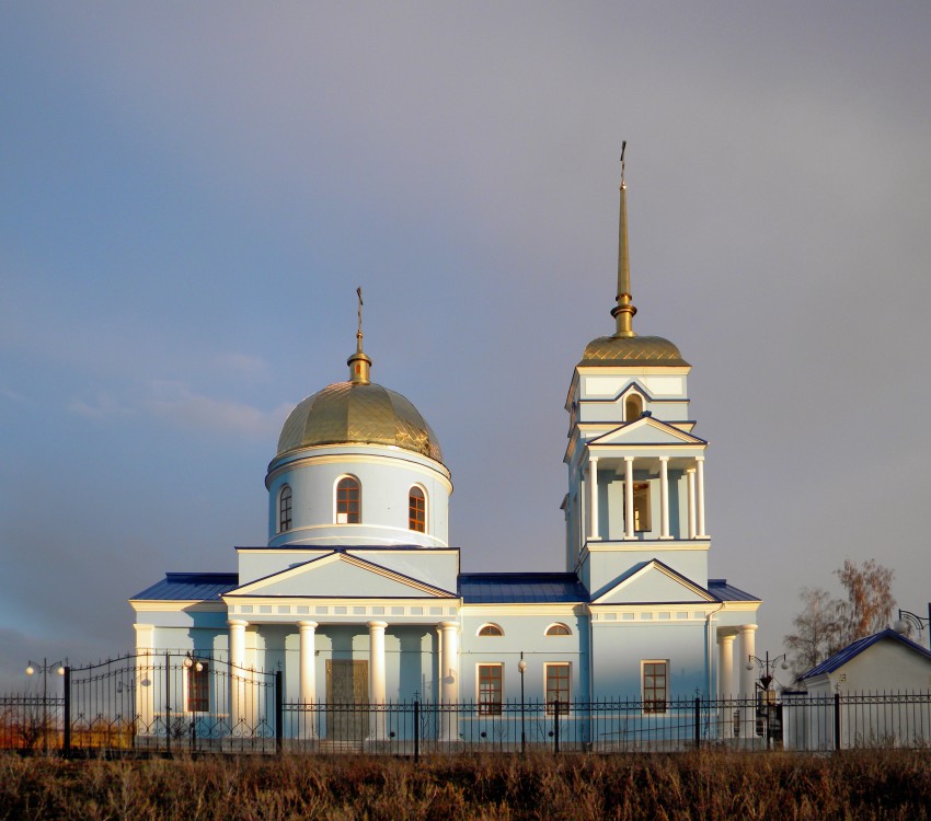 Ютановка. Церковь Тихвинской иконы Божией Матери. общий вид в ландшафте