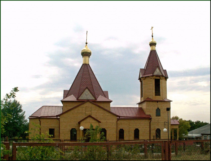 Тишанка. Церковь Николая Чудотворца. общий вид в ландшафте