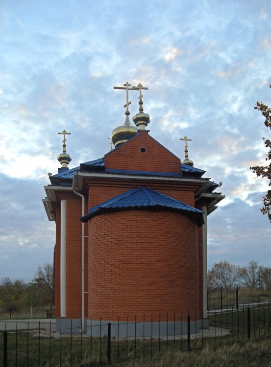 Александровка. Церковь Иакова Алфеева. общий вид в ландшафте