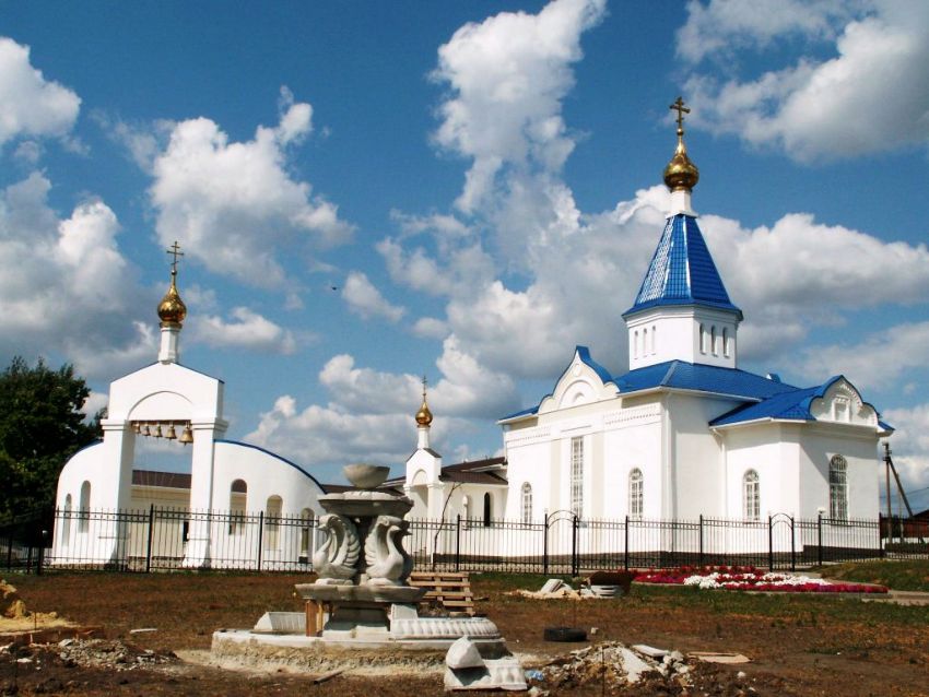 Церковь Иоанна Богослова, Покровка (Волоконовский район, Белгородская область). общий вид в ландшафте
