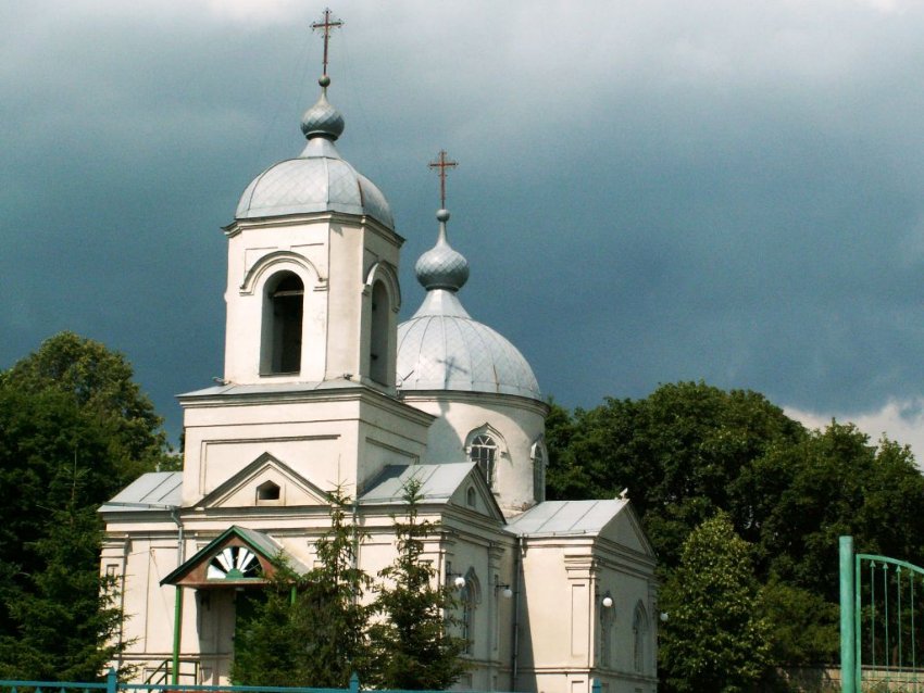 Церковь Рождества Пресвятой Богородицы, Безымено (Грайворонский район, Белгородская область). общий вид в ландшафте