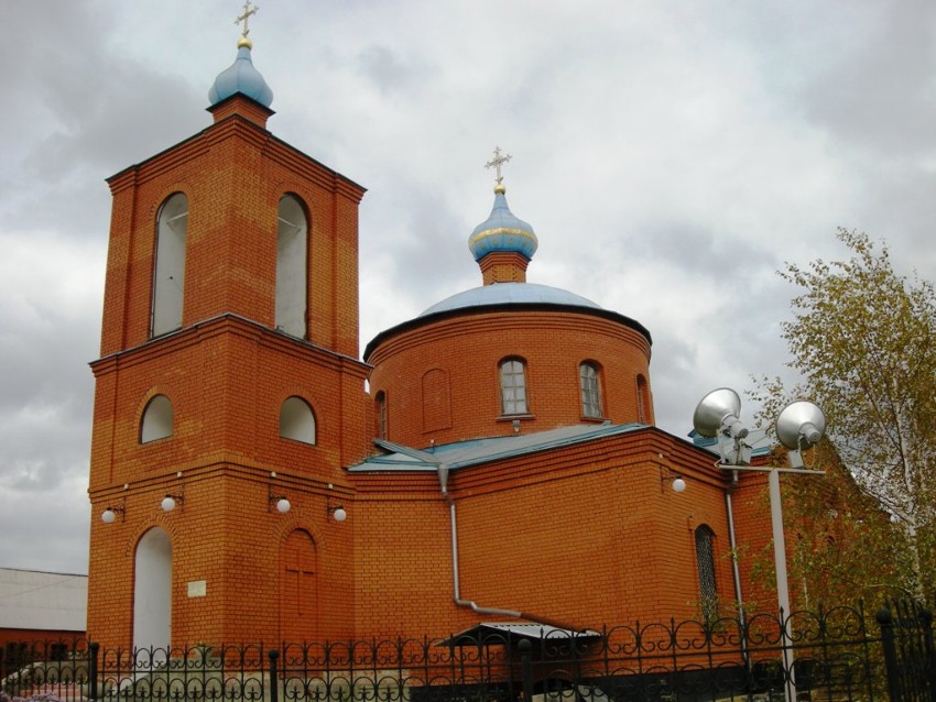 Церковь Успения Пресвятой Богородицы, Успенка (Губкин, город, Белгородская область). общий вид в ландшафте