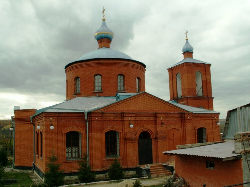 Церковь Успения Пресвятой Богородицы, Успенка (Губкин, город, Белгородская область). общий вид в ландшафте