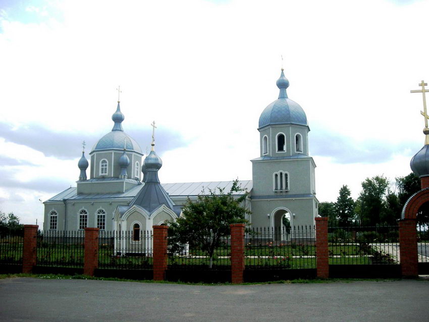 Церковь Димитрия Солунского, Скородное (Губкин, город, Белгородская область). общий вид в ландшафте