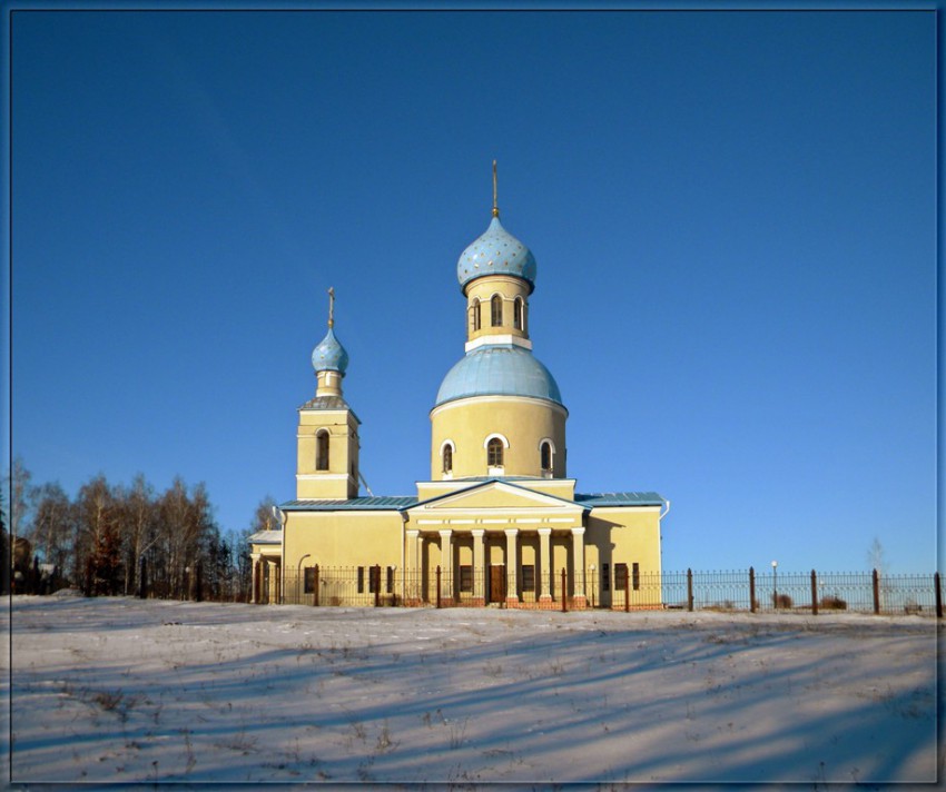 Церковь Михаила Архангела, Архангельское (Губкин, город, Белгородская область). общий вид в ландшафте