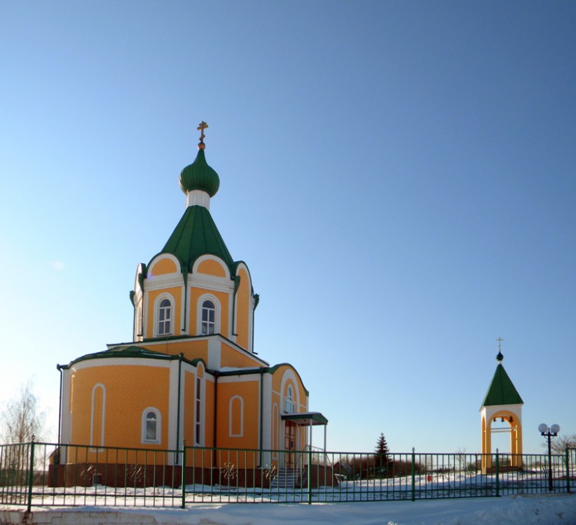 Церковь Космы и Дамиана, Курасовка (Ивнянский район, Белгородская область). общий вид в ландшафте
