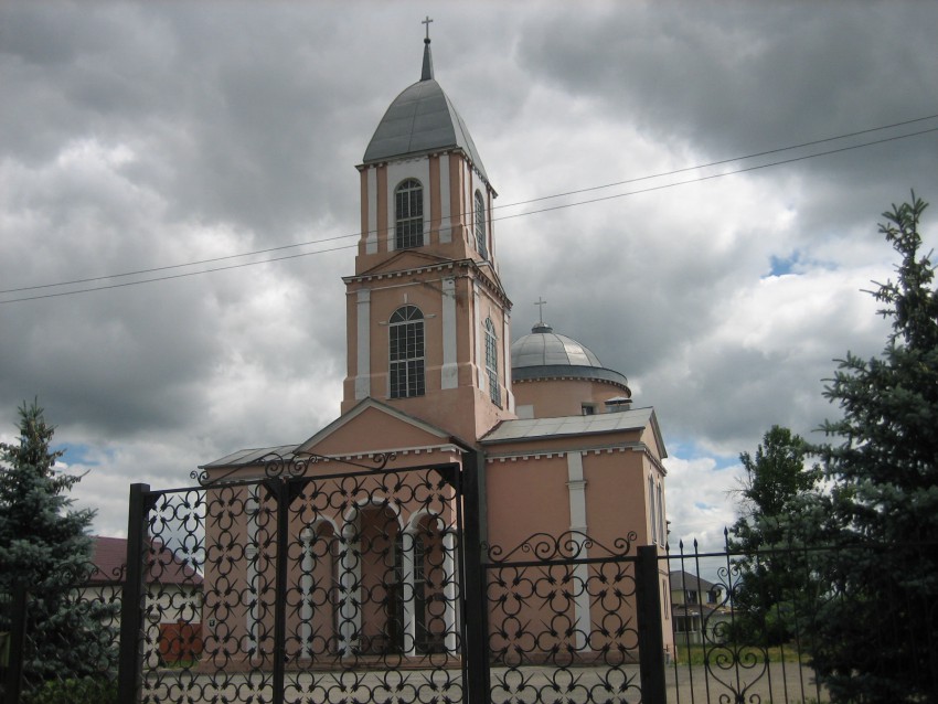 Липецк. Церковь Троицы Живоначальной в Сокольском. фасады