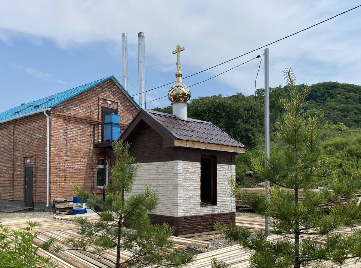 Раздольненский Казанский женский монастырь, Раздольное (Надеждинский район, Приморский край). дополнительная информация, Часовня (?) к востоку от церкви