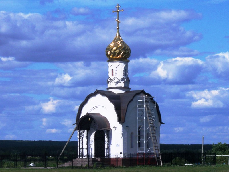Часовня Троицы Живоначальной, Самарино (Ивнянский район, Белгородская область). общий вид в ландшафте