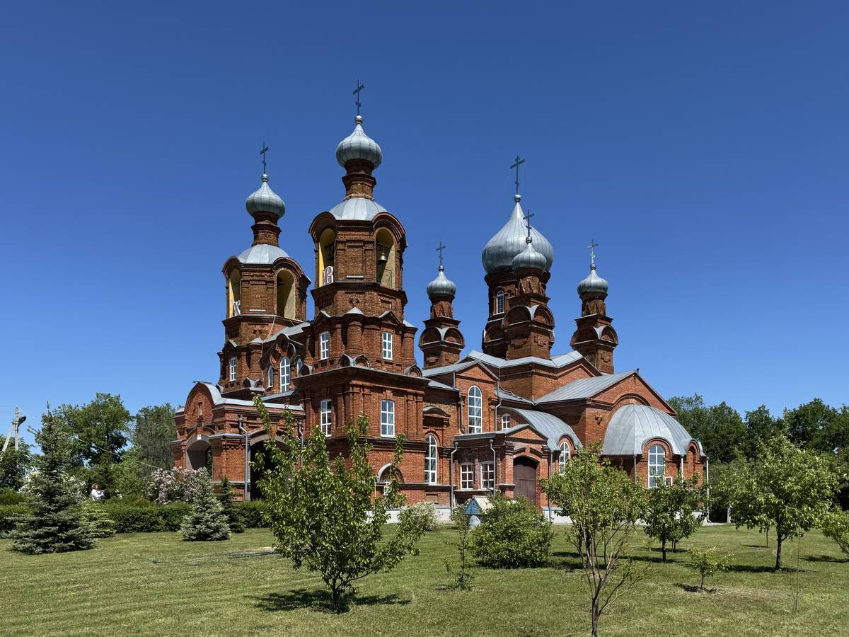 Вид с юго-запада, фасады. Церковь Покрова Пресвятой Богородицы, Черкасское (Колышлейский район, Пензенская область)