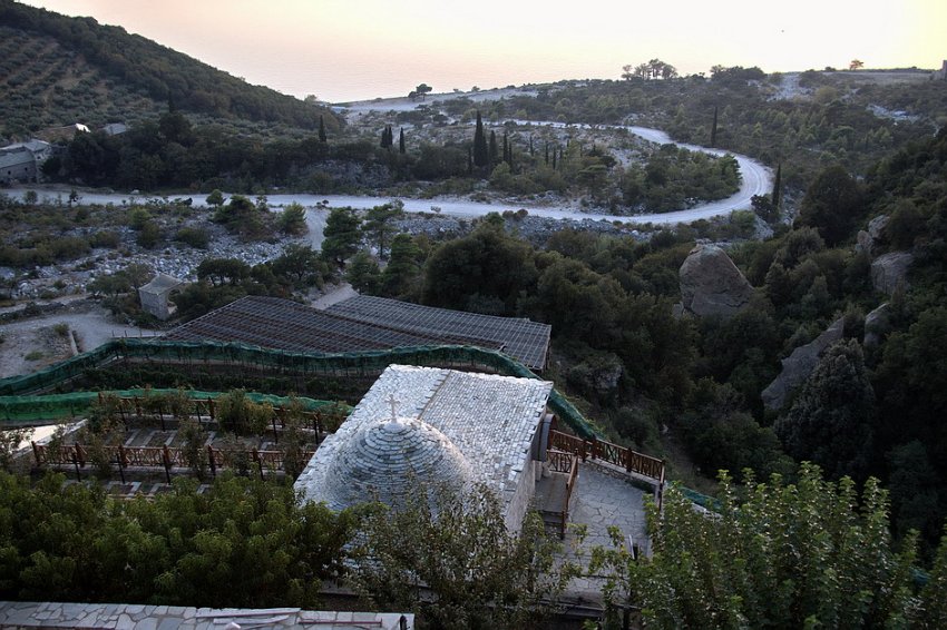 Монастырь Святого Павла, Афон (Ἀθως) (Айон-Орос (Άγιον Όρος), Греция). дополнительная информация, Дорога от пристани